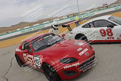 media/Jun-01-2025-CalClub SCCA (Sun) [[eae223c5dd]]/Around pit/